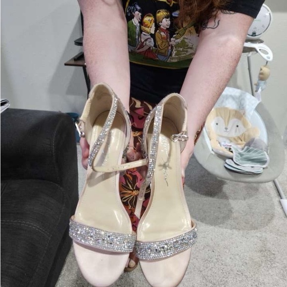 Elegant Women's Rhinestone Sandals - Picture 3 of 4